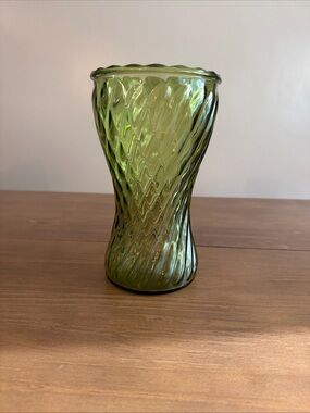 New vintage Green Swirl Glass Vase - Brand Unknown